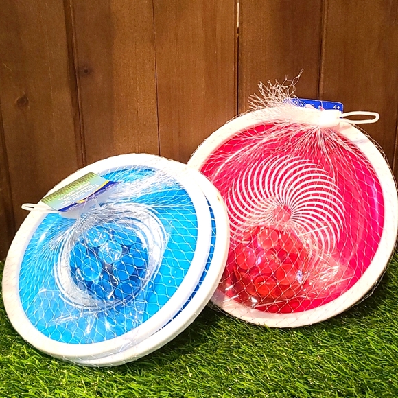 Sticky Pitch & Catch - 2 sets - four people play Age 4+ Family Fun NWT - Picture 1 of 4